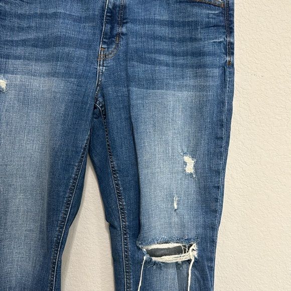 Studio Blue Mid Rise Cropped Relaxed Skinny Jeans - Picture 3 of 7